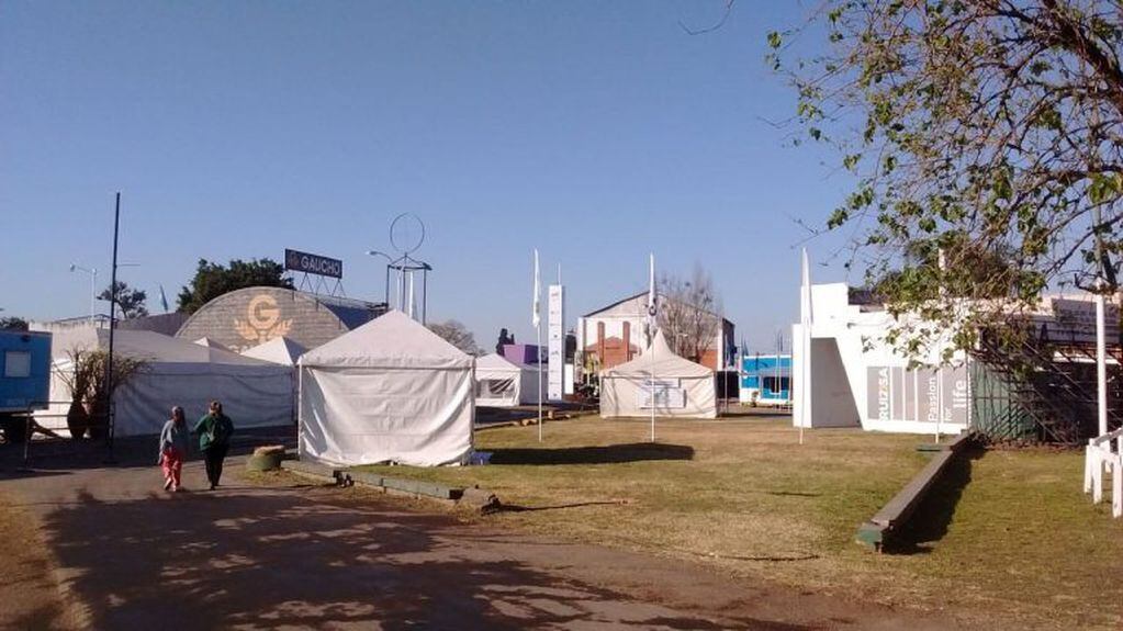Fotos de los preparativos del XXX Congreso de Caña de Azúcar en Tucumán.