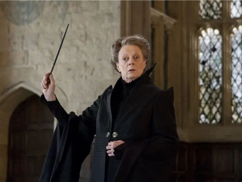 Maggie Smith como Minerva McGonagall.