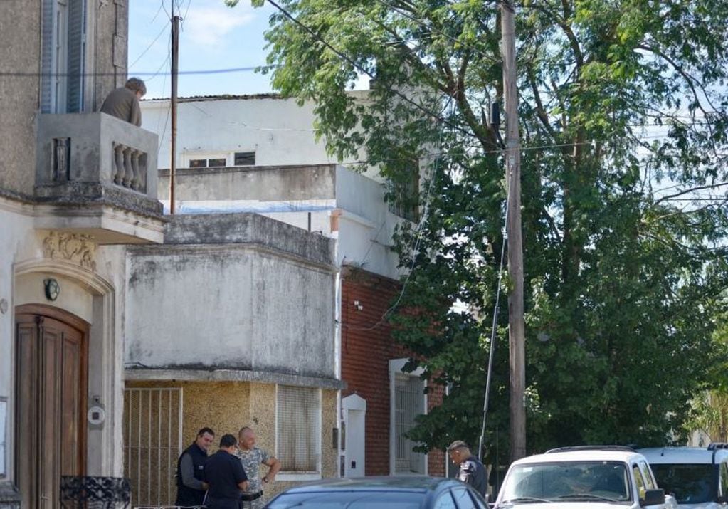 Encontraron restos óseos en la casa de una mujer que había desaparecido en La Plata