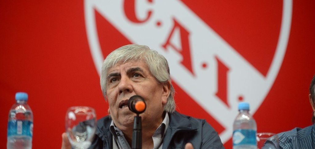 Hugo Moyano es el principal apuntado por los hinchas por la situación económica de Independiente.