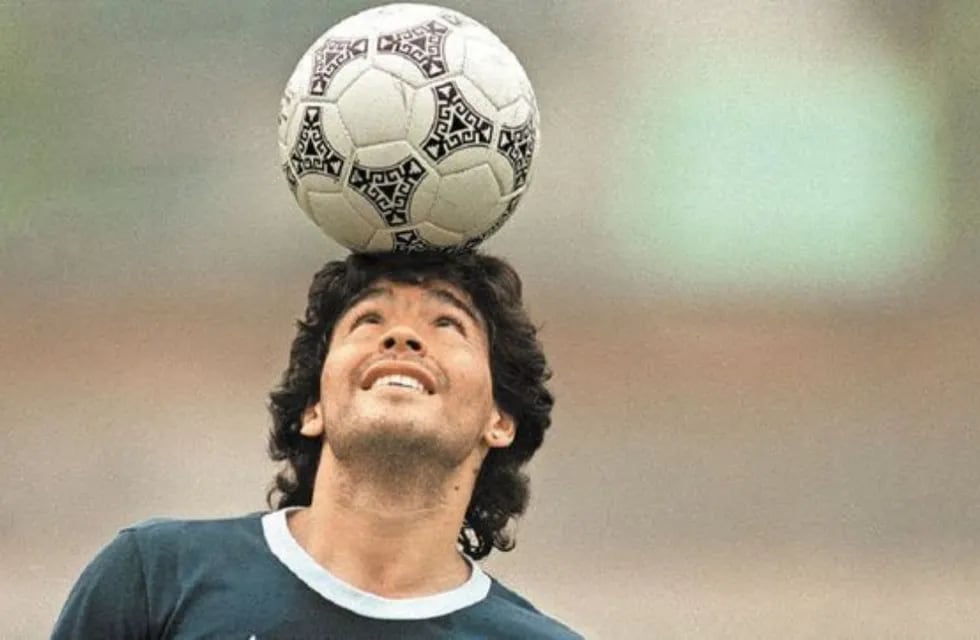 Diego Maradona es considerado como un culto en la sociedad, por lo que muchos fanáticos lo relacionan con la buena fortuna.