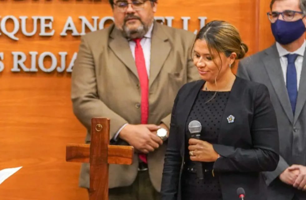 Piden destituir a la jueza Ana Carla Menem por presunto encubrimiento de un prófugo.