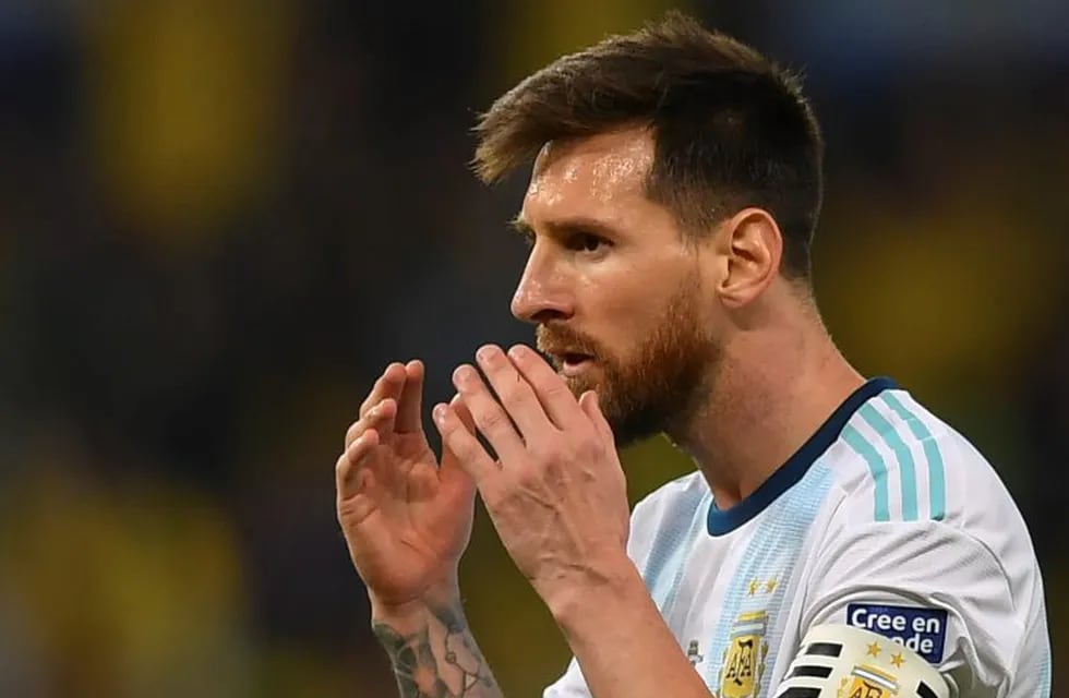 Argentina's Lionel Messi gestures after losing 2-0 to Brazil in a Copa America football tournament semi-final match at the Mineirao Stadium in Belo Horizonte, Brazil, on July 2, 2019. (Photo by Pedro UGARTE / AFP)