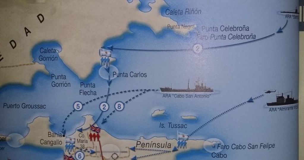 Desembarco de tropas desde el norte de Puerto Argentino