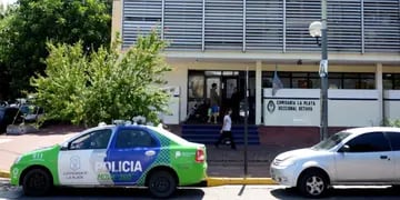 Una mujer y su hija fueron abusadas en plena calle de La Plata.