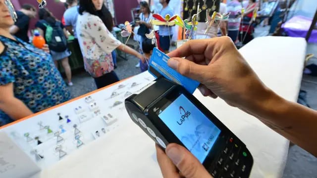 Conectividad. Hay negocios del interior de la provincia que no reciben tarjetas ni billeteras virtuales por falta de conectividad. (La Voz/Archivo)
