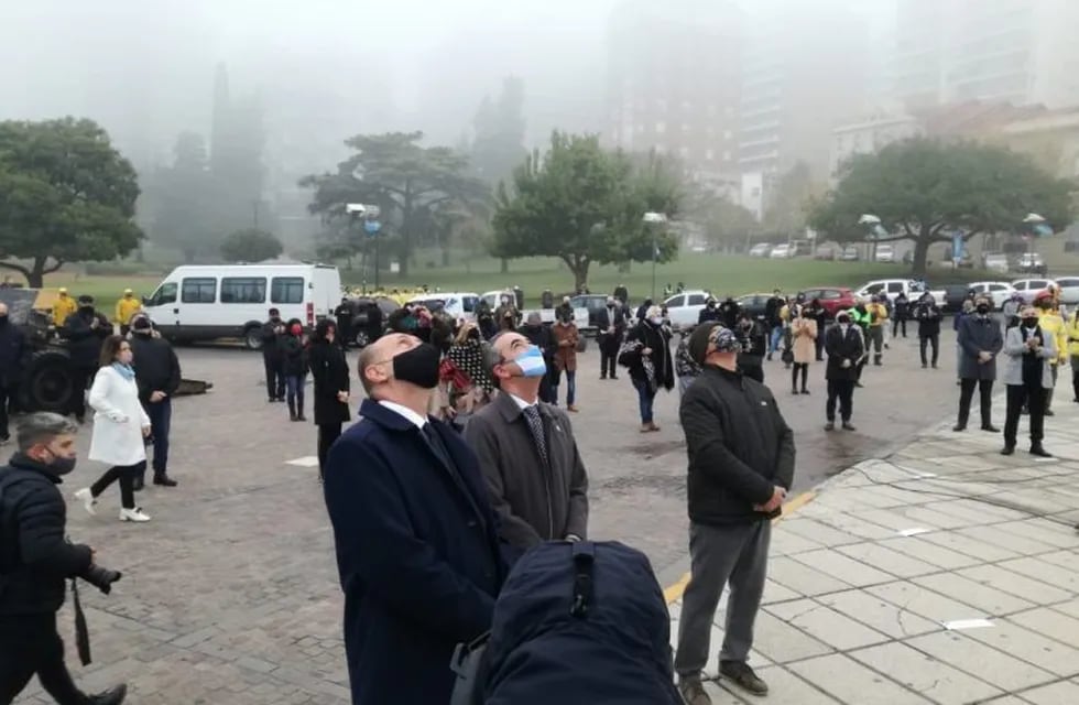 Día de la Bandera: Perotti, Javkin y ex combatientes encabezaron el acto de izamiento (Radio 2)