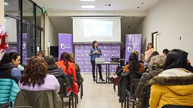 Gran concurrencia en el taller “Mujeres que crecen y ahora facturan”