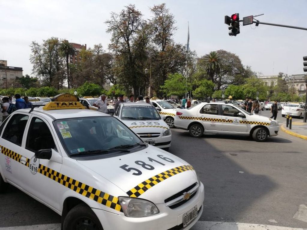 Protesta de taxistas. Foto Luis Solórzano.