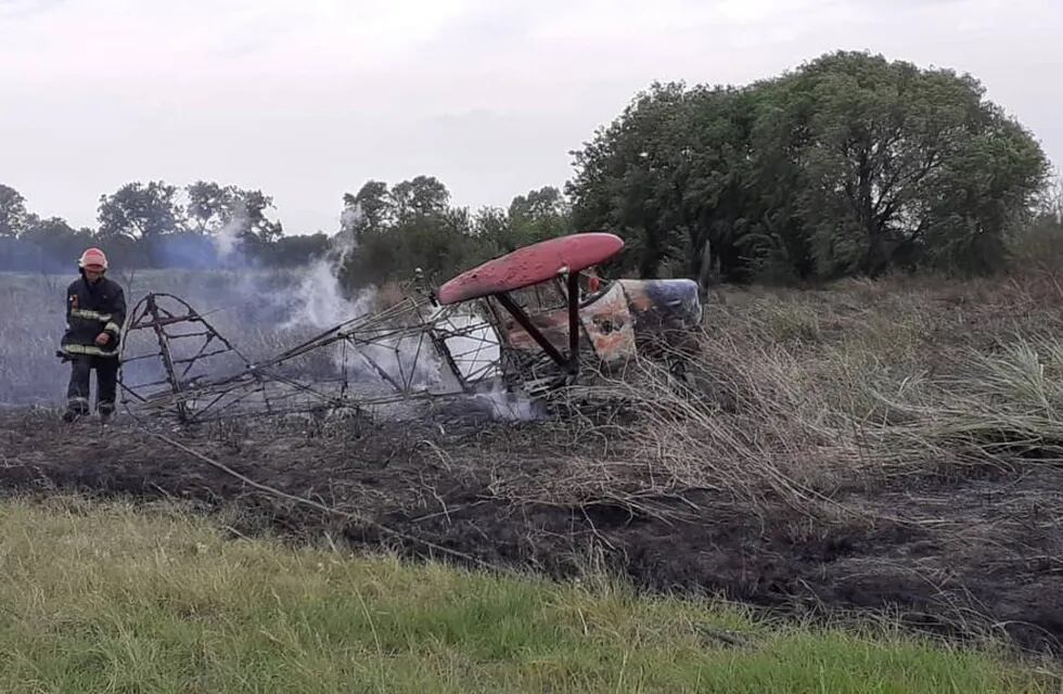 Una avioneta se incendió sobre la pista del Aeroclub (foto de Jesús María Noticias en Instagram).