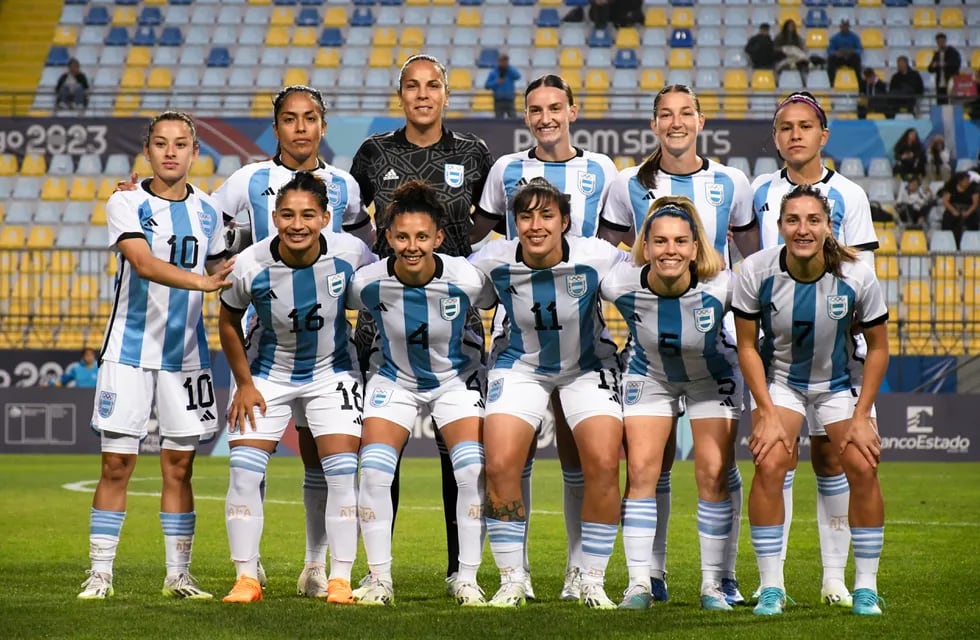 La mendocina Julieta Cruz, del seleccionado argentino femenino de fútbol, empató con Costa Rica en el grupo B. Este miércoles enfrenta a Bolivia.