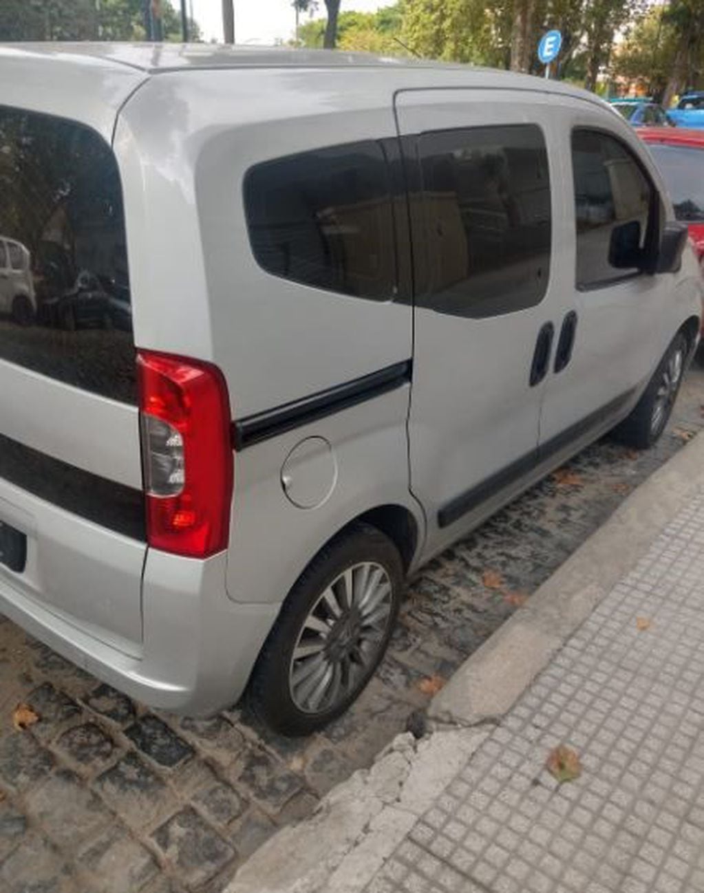 El auto del hombre que fue detenido en Villa Urquiza.