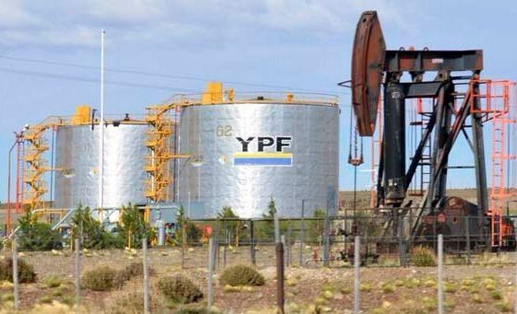 Los yacimientos de YPF se ven afectados por la medida de UOCRA.