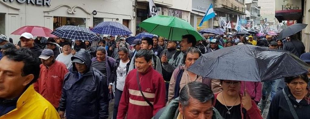 Las organizaciones sindicales integradas al Frente Amplio Gremial dispusieron para este jueves un paro por 24 horas y movilización por las calles de la ciudad.