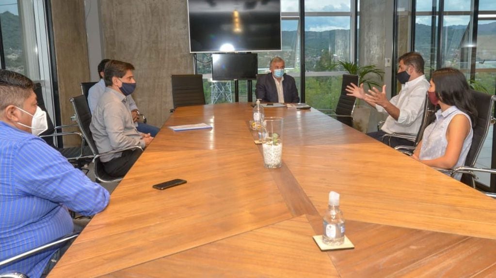El gobernador Gerardo Morales se reunió en su momento con la flamante Comisión Directiva del Círculo de Periodistas Deportivos de Jujuy para brindar su apoyo a la reactivación de la entidad.