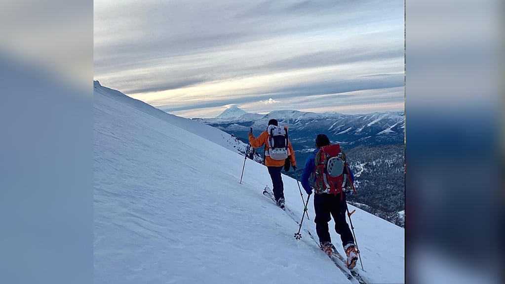 Las impactantes imágenes del hombre haciendo ski en el Cerro Chapelco.