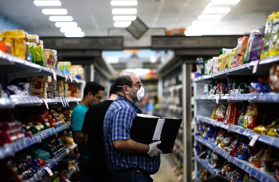 Según el Indec, las ventas en los supermercados crecieron un 5,3% durante febrero (Foto: Juan Ignacio Roncoroni/EFE)