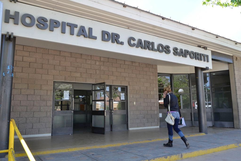 El hombre encontrado en un basural de Junín, fue trasladado al Hospital Saporiti, en Rivadavia y luego debió ser trasladado al Hospital Lagomaggiore en la Ciudad de Mendoza.