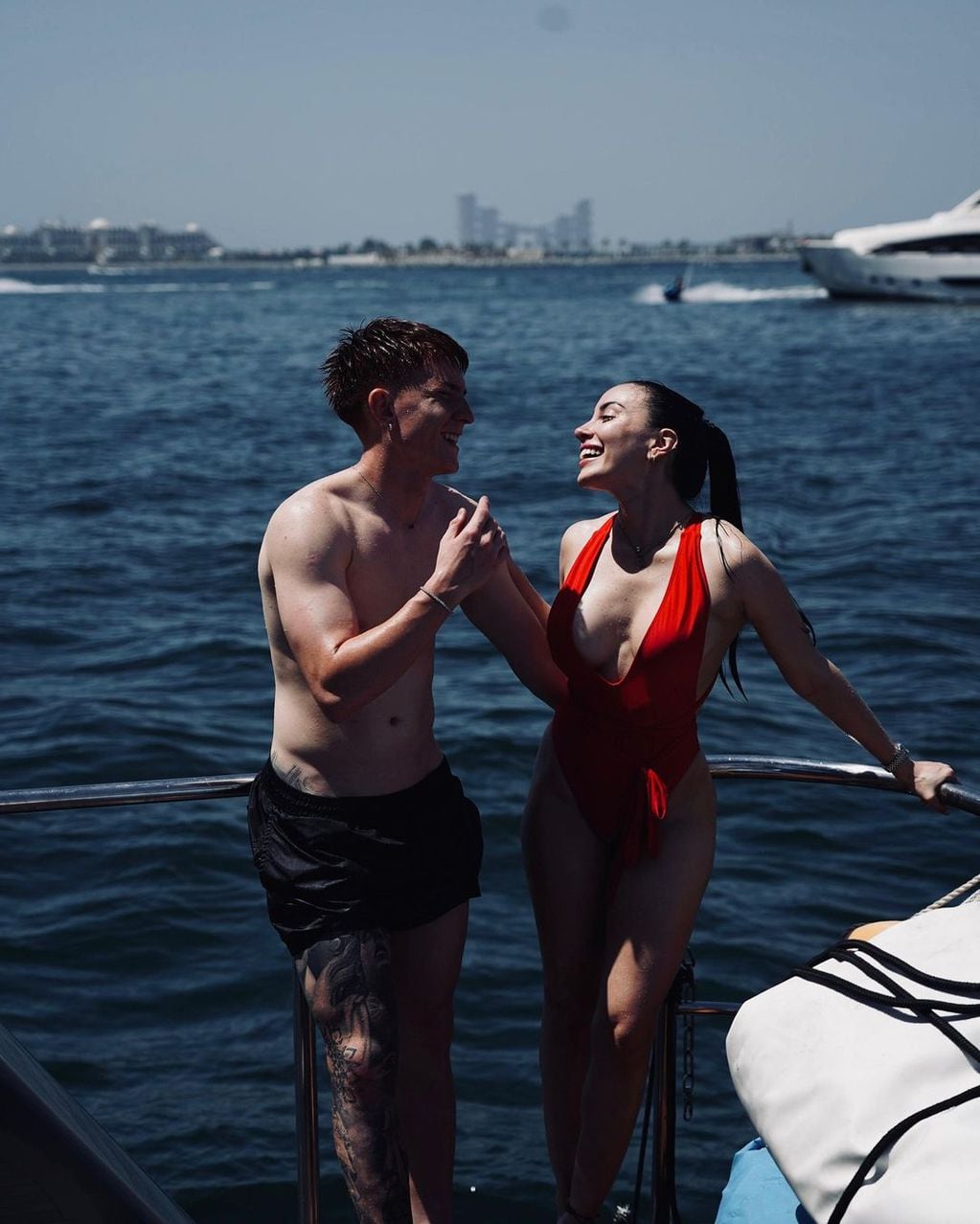Las vacaciones a puro lujo del Colo Barco y su novia Yaz Jaureguy en Dubai