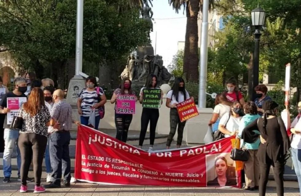 Marcha en Salta por el femicidio de Paola Tacacho (Foto tomada de La Gaceta)