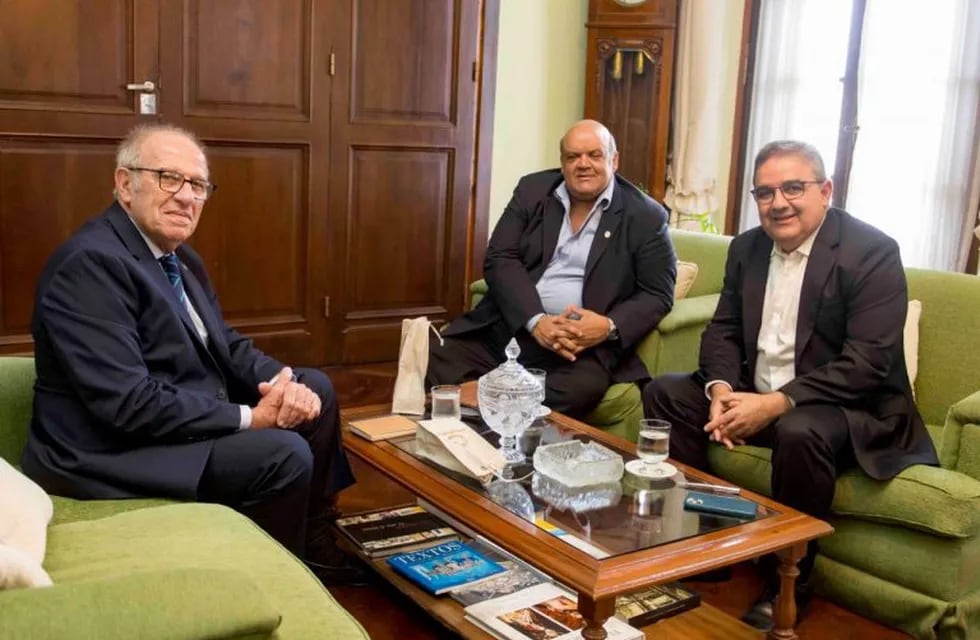 El gobernador Jalil se entrevistó con el rector de la UNT. (Gobierno de Catamarca)