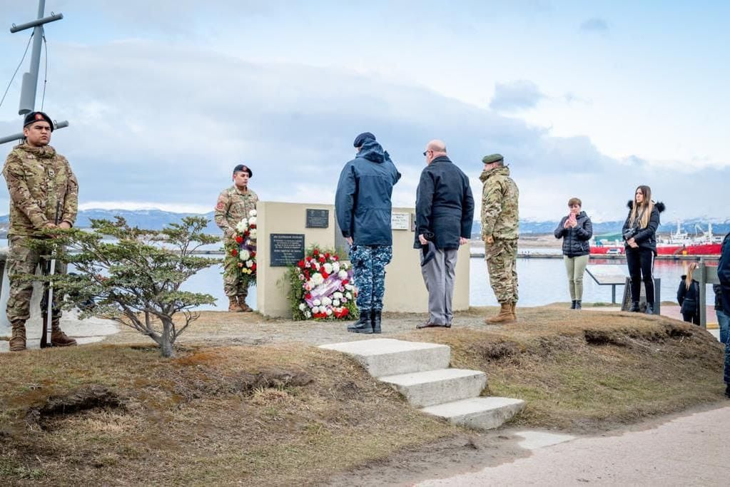 Ushuaia: realizaron homenaje a los 77 tripulantes fallecidos en el ARA Fournier