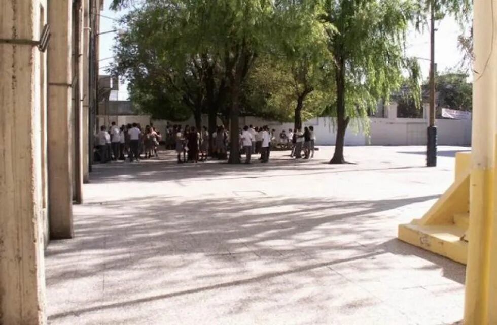 El patio de la Escuela San Francisco Solano donde ocurrió el salvaje ataque.