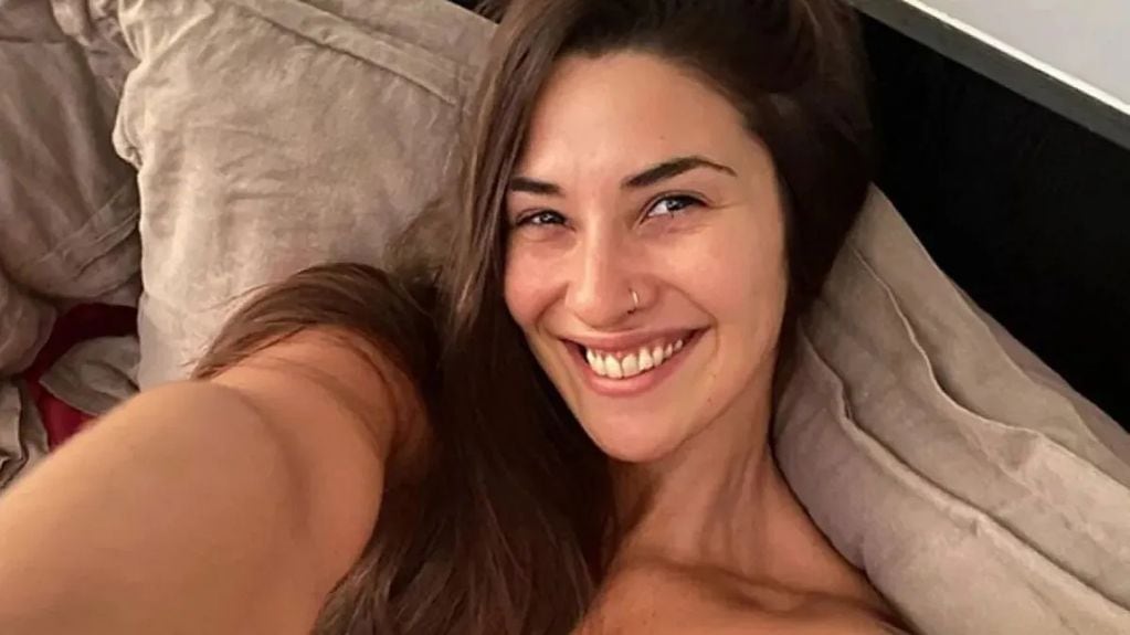 Ivana Nadal, sin tapujos, hizo topless en la playa y le envió una sonrisa a sus seguidores
