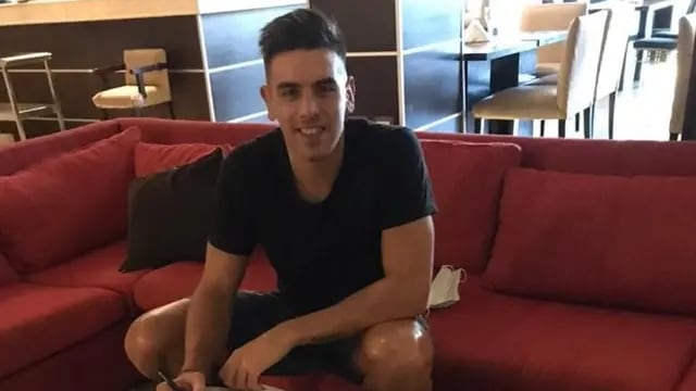 Alexis Castro firmó contrato con Colón