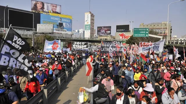 Manifestación en Puente Pueyrredón