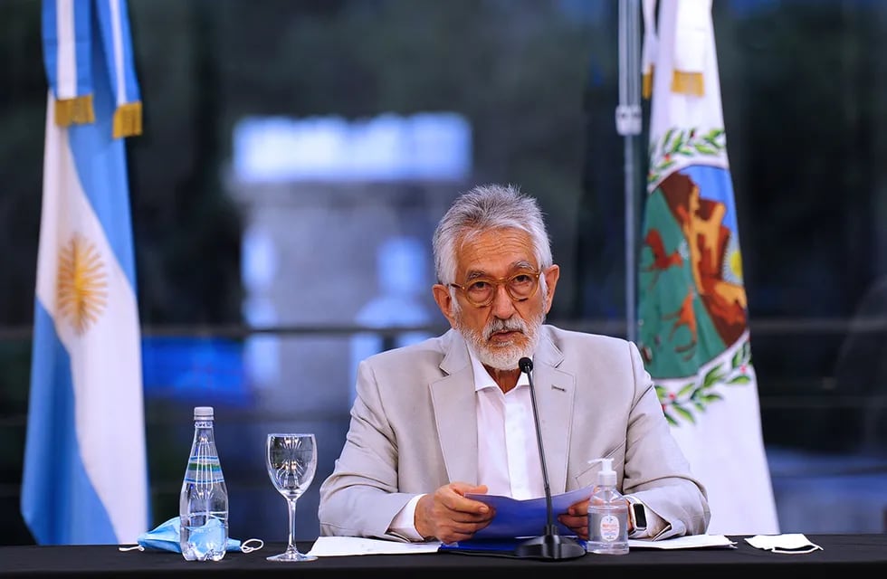 El gobernador Alberto Rodríguez Saa comunicando los datos epidemiológicos