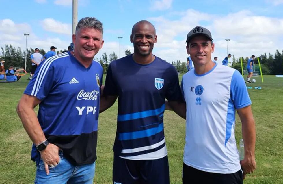 Ribair Rodríguez, el reencuentro con el técnico de Belgrano, Guillermo Farré, y con el Luifa Artime.