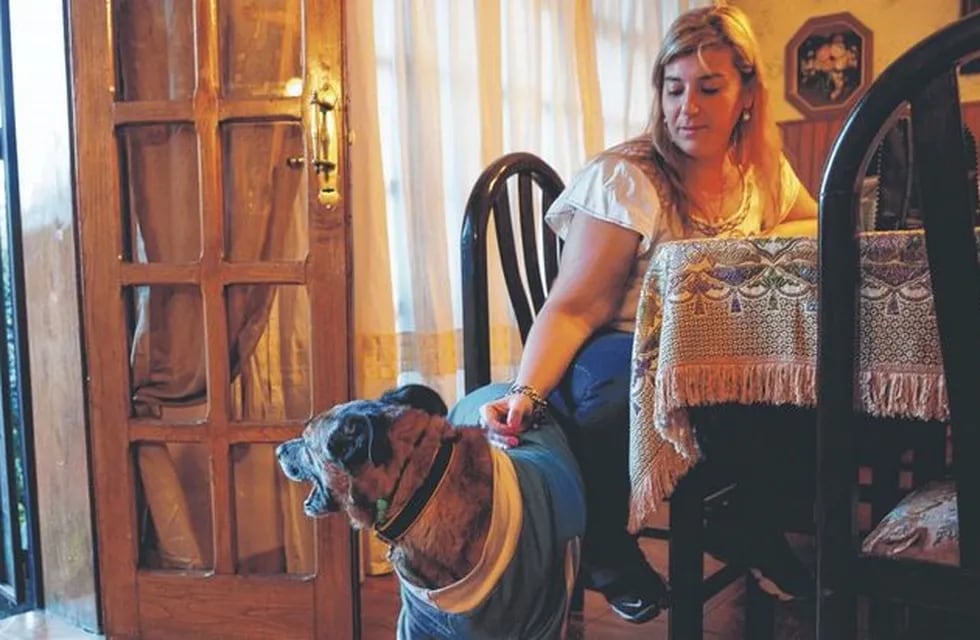 Natalia, se convirtió en la primera mujer "tutora" legal de un perro.