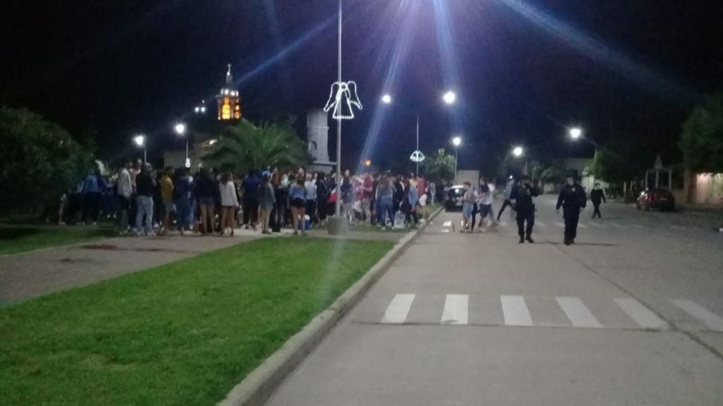 Los eventos eran desarticulados por la Policía de Córdoba y se imputaba y multaba a sus organizadores. 