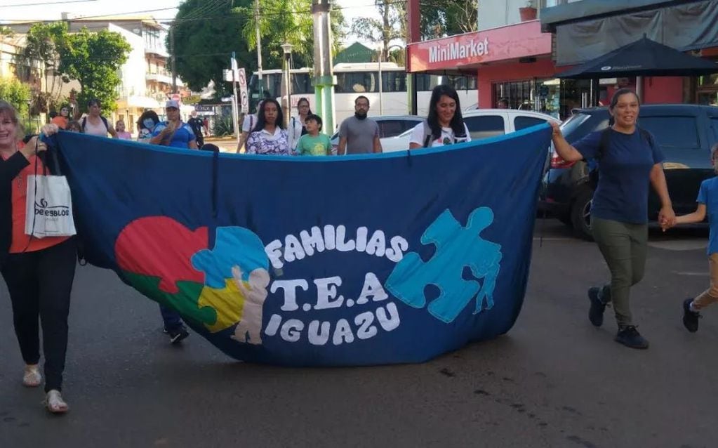 Padres de niños con TEA pidieron la renuncia de la directora del hospital de Puerto Iguazú.