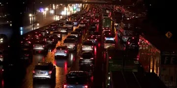 Caos de tránsito lluvia