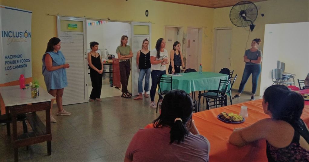 Reunión con familias por el Programa  Bicentenario Inclusión Educativa en Rafaela
