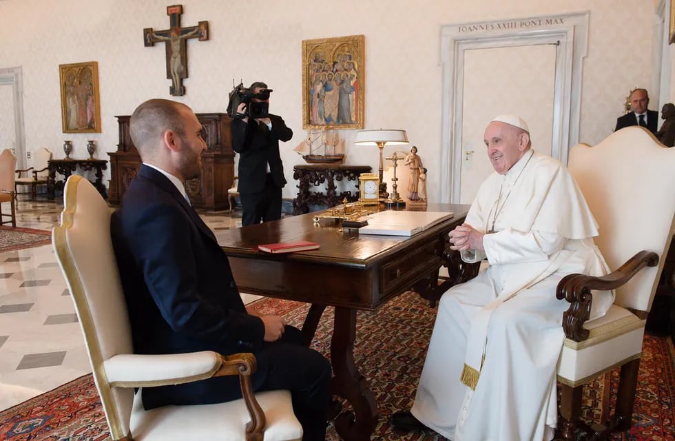 Martín Guzmán, ministro de Economía de la Nación, se reunió este miércoles 14 de abril de 2021 con el papa Francisco, en el Vaticano. (Ministerio de Economía)