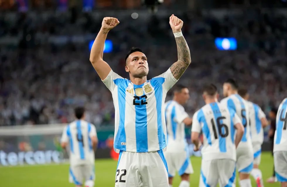 Lautaro Martínez, con doblete para Argentina ante Perú, es goleador de la Copa América y está en el top ten de los goleadores de la selección (AP Foto/Lynne Sladky).