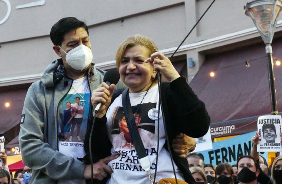 A días del inicio del juicio oral, la mamá de Fernando Báez Sosa convocó una sentada en el Congreso