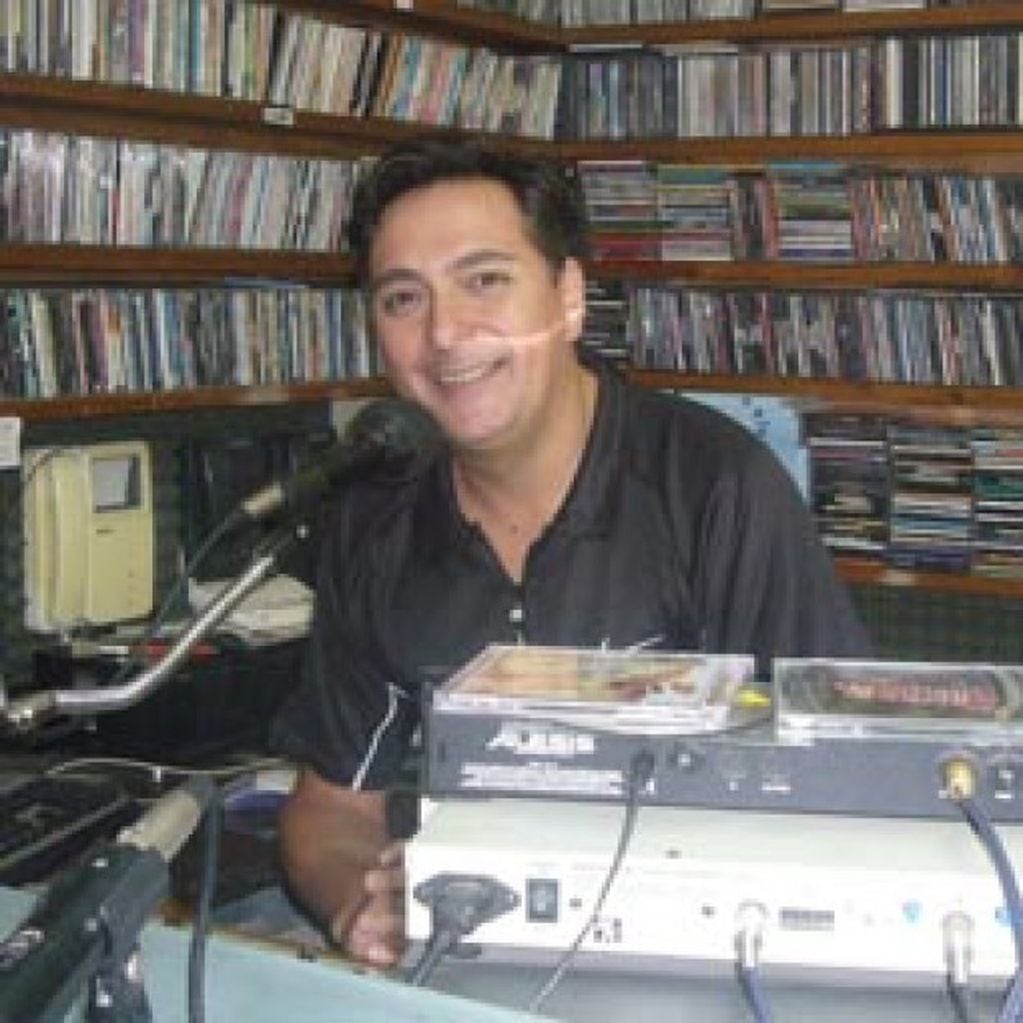 Caserta, el conductor de la FM 10 autor de la crítica hacia los premios Carlos y Flor de la V.