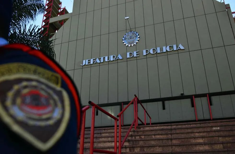 Caliente. Para la nueva cúpula policial, ordenar Armamentos será una de las prioridades en Jefatura (Facundo Luque/Archivo).