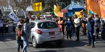 Protesta y corte de calle de trabajadores 