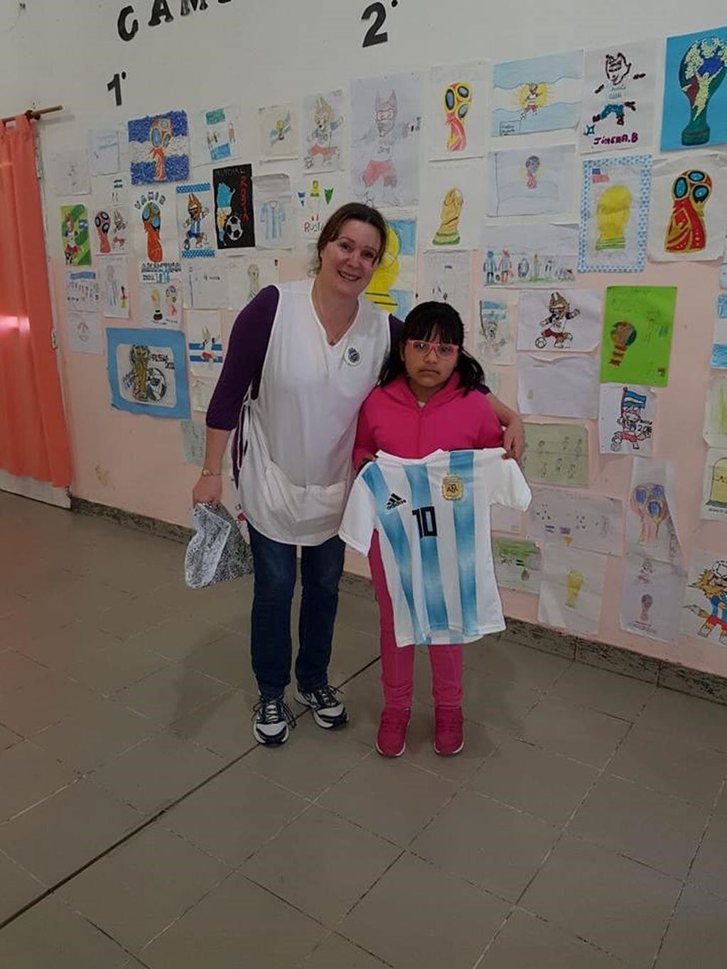 Santa Cruz: tiene 6 años, ganó una camiseta de Messi y la donó a otro nene