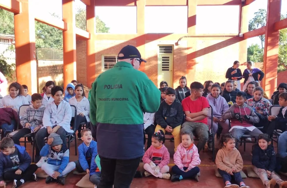 Realizaron charlas sobre seguridad vial en escuelas de Iguazú.
