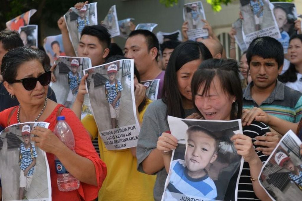 La familia realiza marchas para exigir justicia por la muerte del niño (web)