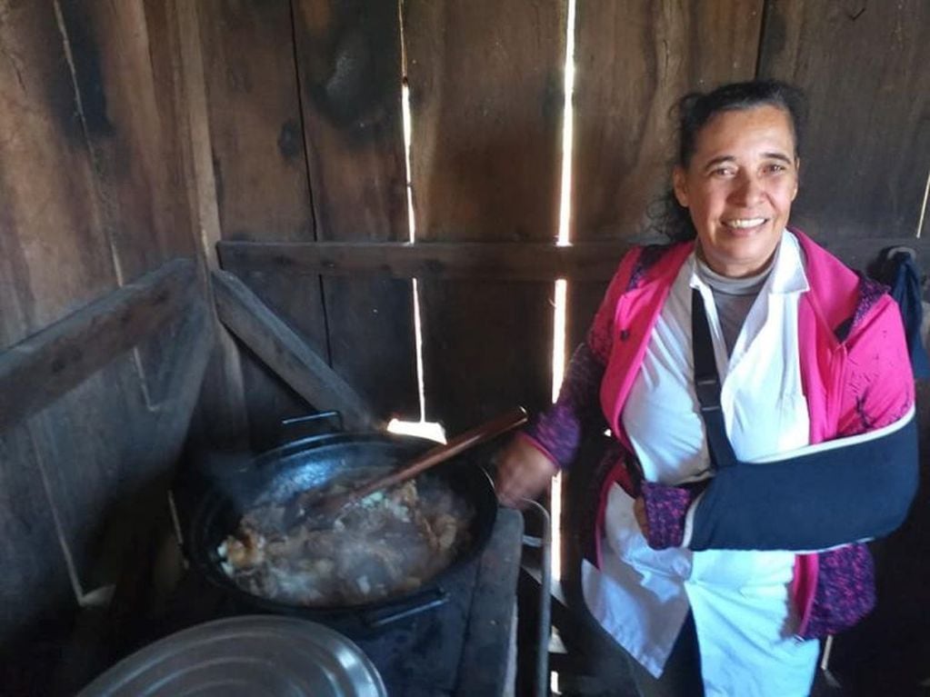 Edy González Lemos maestra de la Escuela 898 de Paraje Alegría. (Facebook de Rafael Golemba)