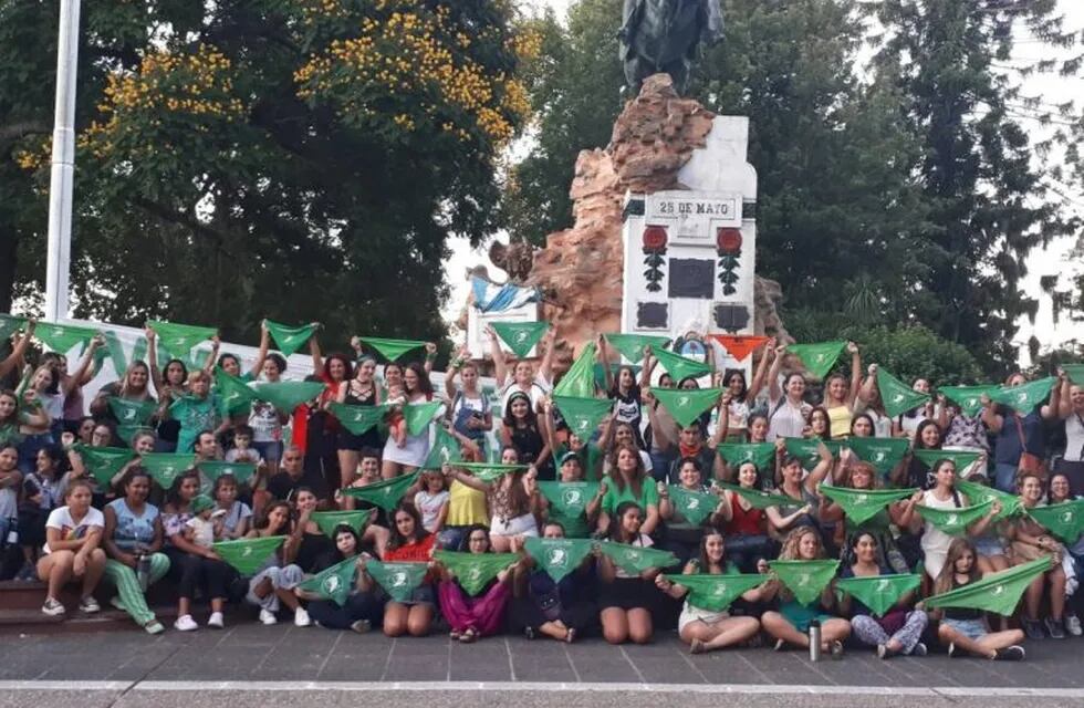 Feministas - Legalización del Aborto Gualeguaychú\nCrédito: R2820