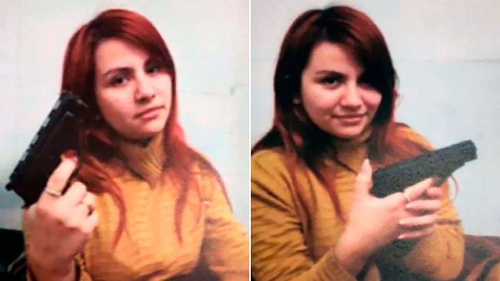 Una nueva foto de Brenda Uliarte con el arma que se usó para intentar matar a Cristina Kirchner que ya está en el expediente. Foto: Web