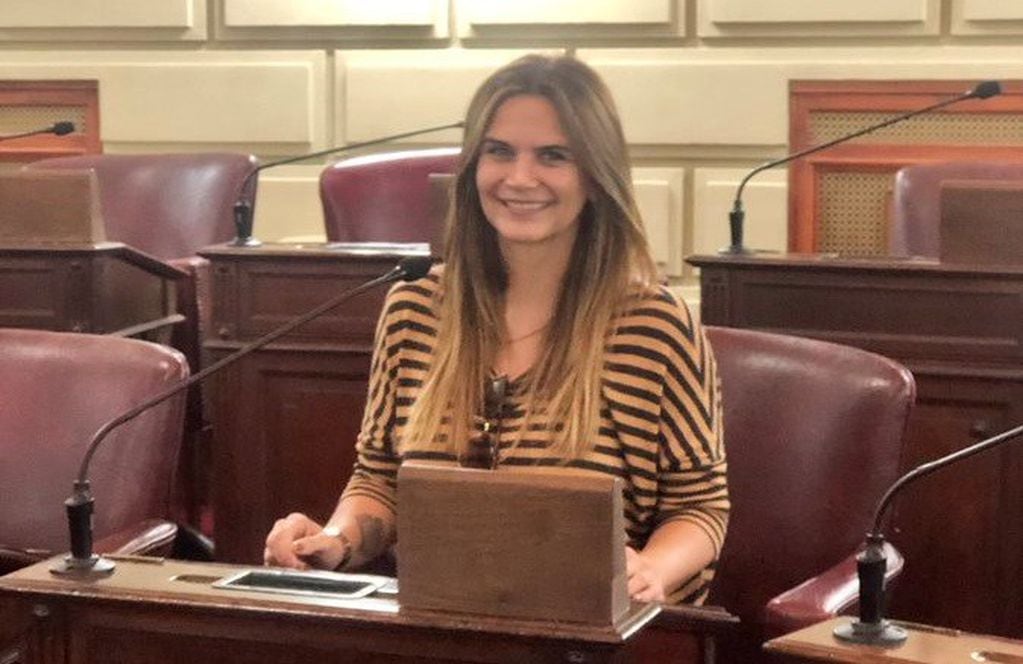 Amalia Granata asumió este jueves como diputada provincial. (@ameliegranata)